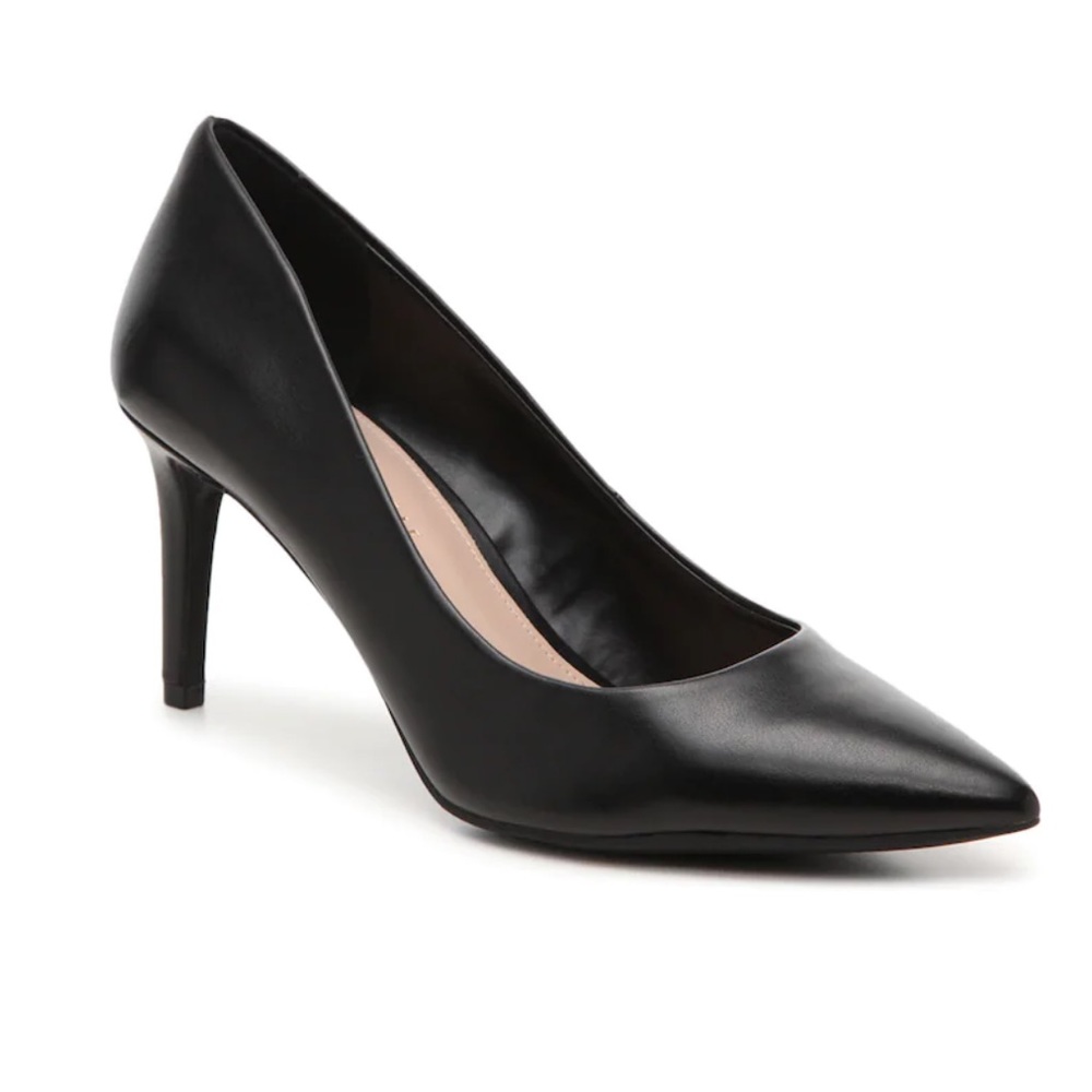 Kelly & Katie MISHA Pump (size 6.5)
